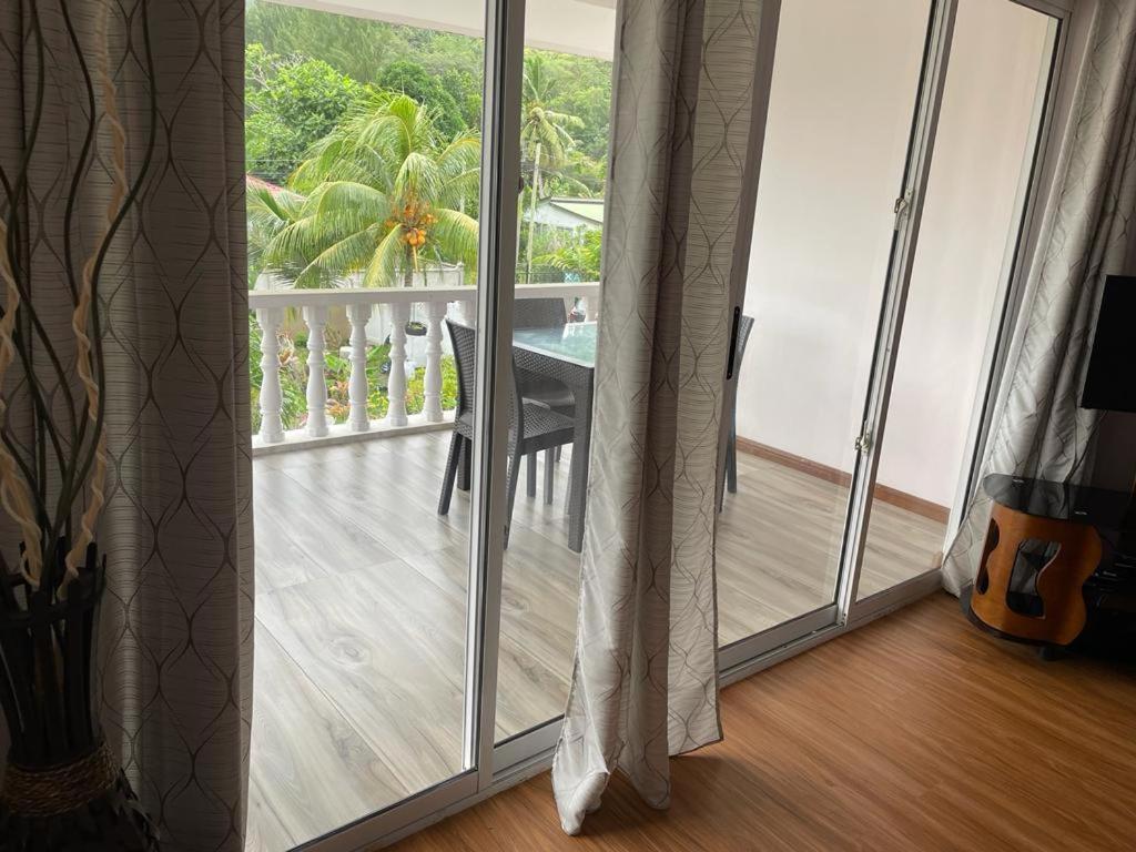 Mokara Holiday Apartment Anse Royale Exterior foto